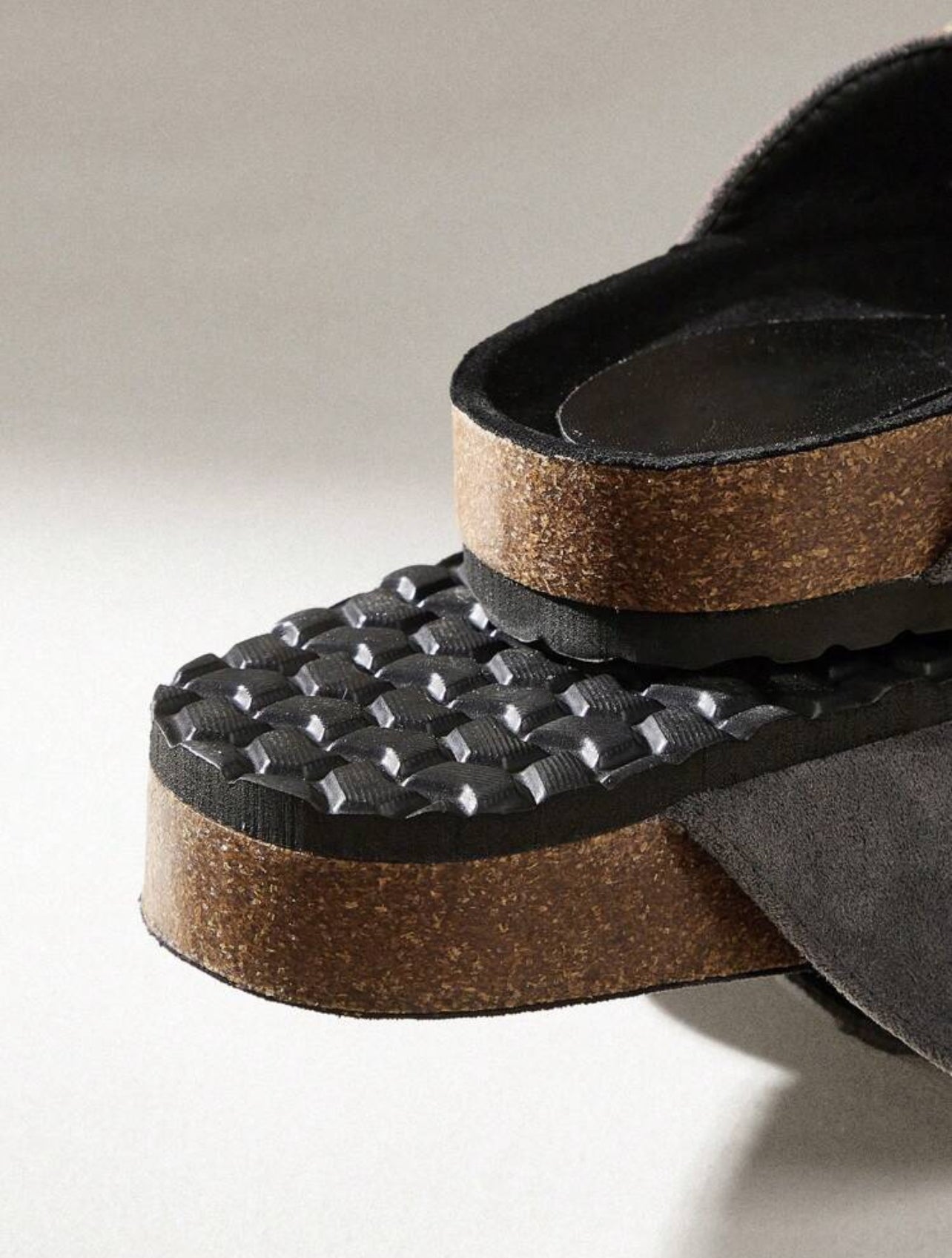 NUMA DARK BAREFOOT MINIMALIST SHOE