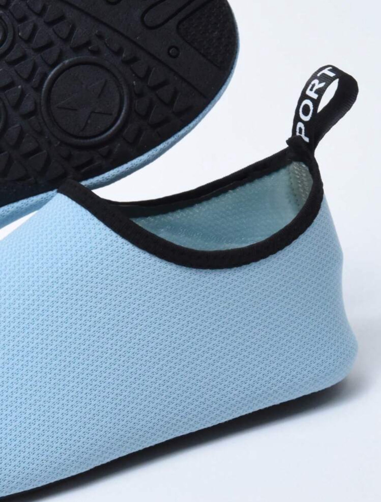 NUMA MINIMALIST BAREFOOT SHOE WITH BLUE SOCKS