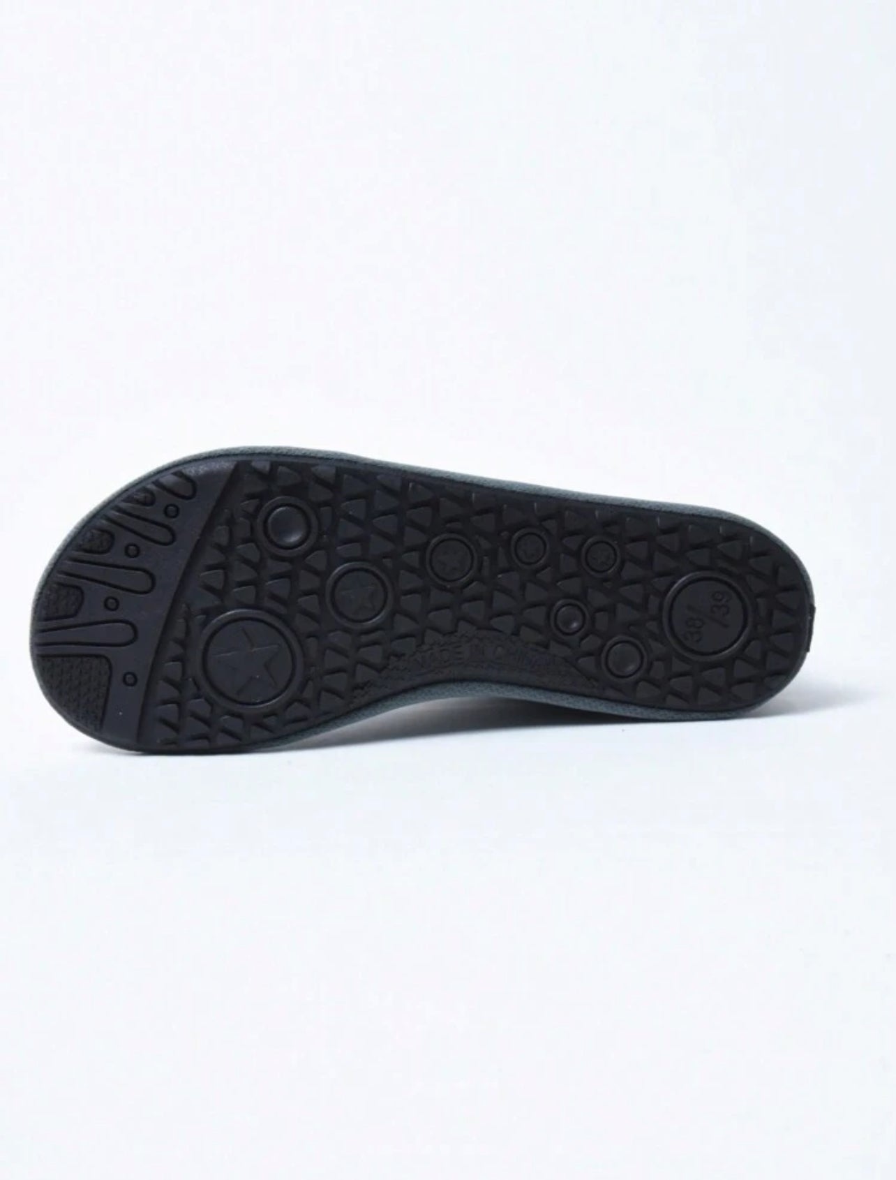 NUMA MINIMALIST BAREFOOT SHOE WITH BLUE SOCKS